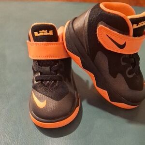 Nike Lebron James Zoom Soldier Size 6C